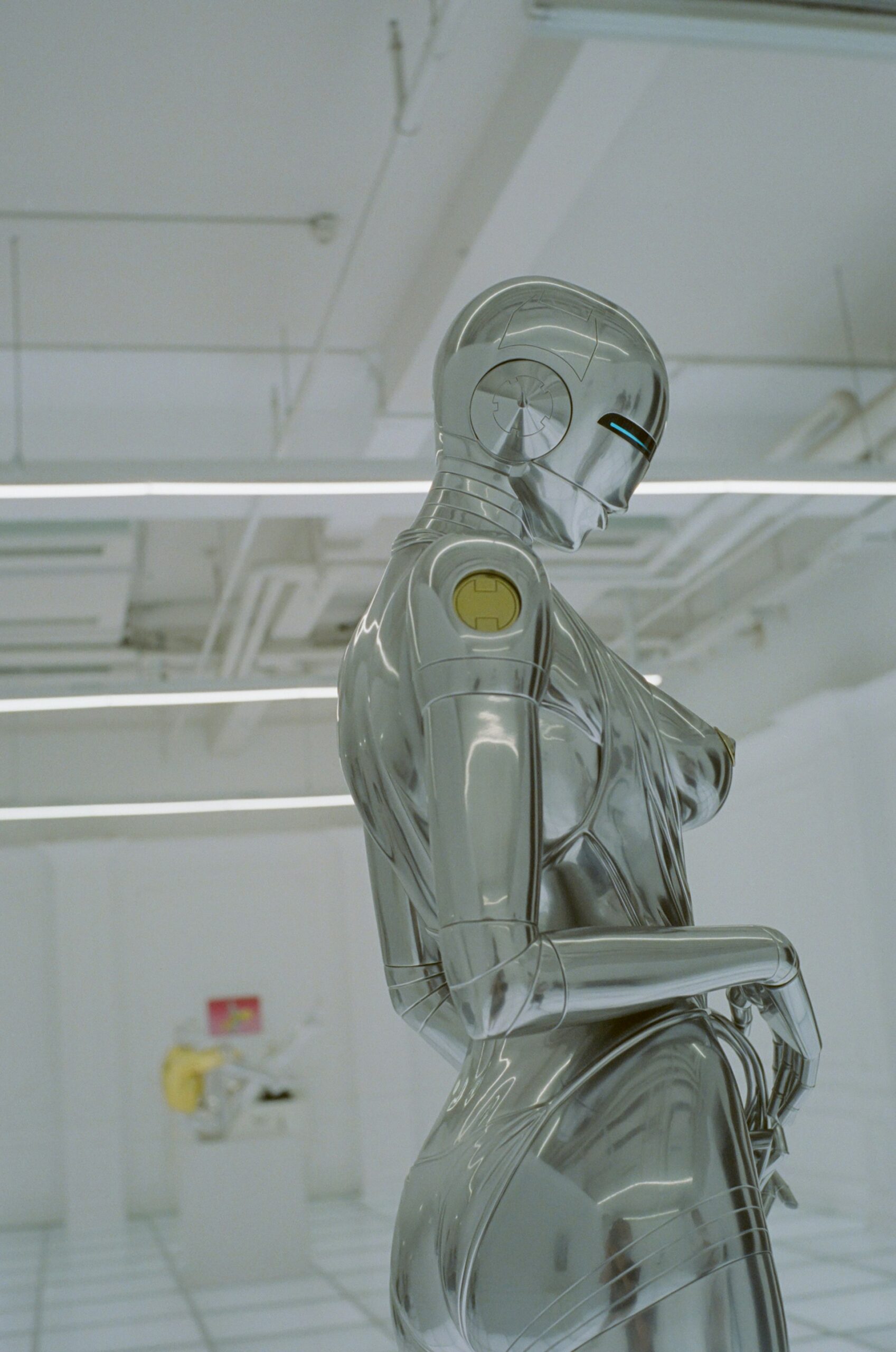 How Artificial Intelligence is Transforming Modern Art: Opportunities, Challenges, and the Future of Creative Expression